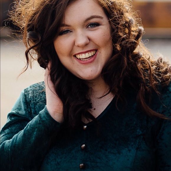 Meet your Posher, Cara - Picture 1 of 1